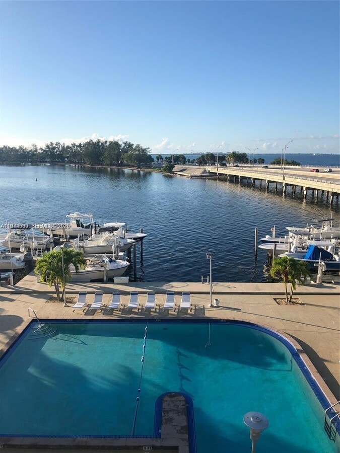 Photo - 150 SE 25th Rd Unidad 10K