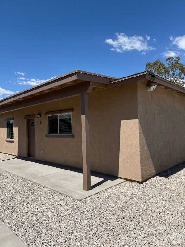 Building Photo - 729 E 35th St Rental