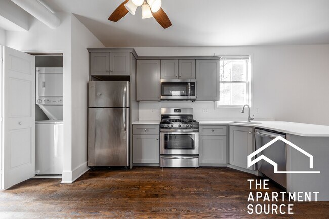 Photo - 3135 N Oakley Ave Unit 2R