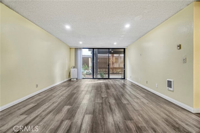 Photo - 8650 Gulana Ave