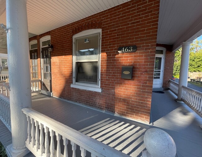 Building Photo - 463 E Broad St Unit B