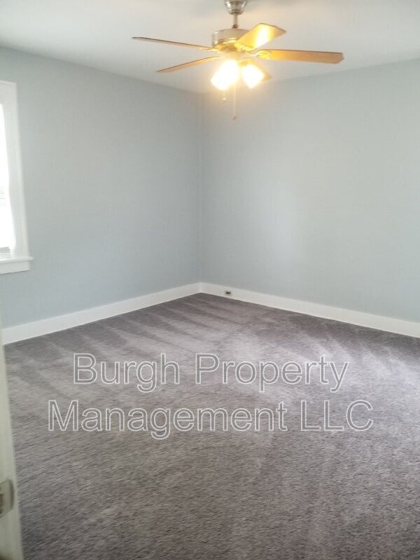 Photo - 944 Jackman Ave