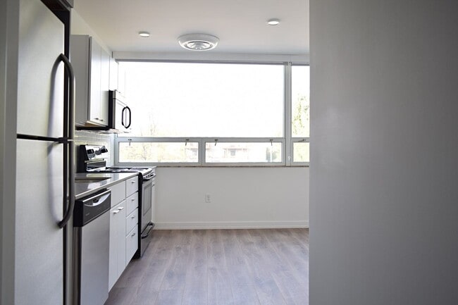 Photo - Interstate Flats