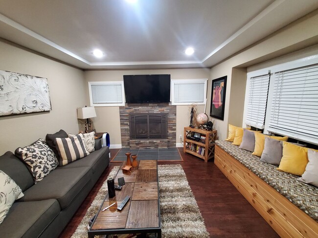 Photo - Available now! Emeryville 4 bedroom 3 bath house with Studio loftspace unit