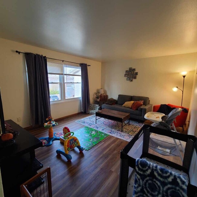 Sala de estar - 628 E Monroe Ave