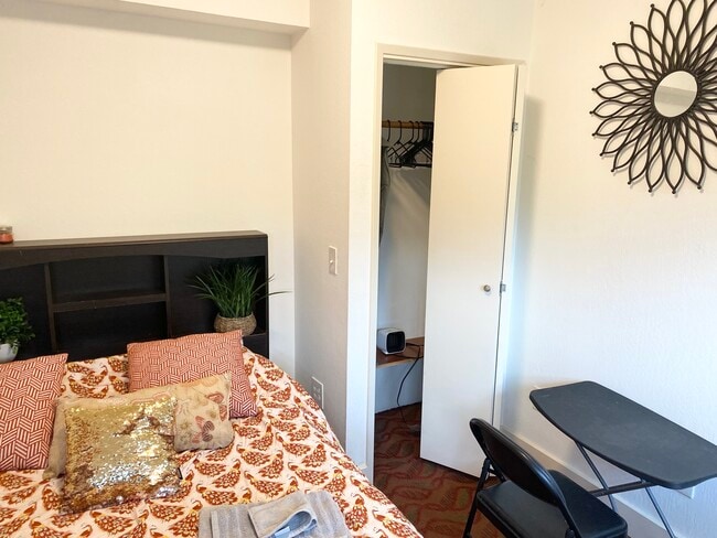 Photo - 2477 20th St