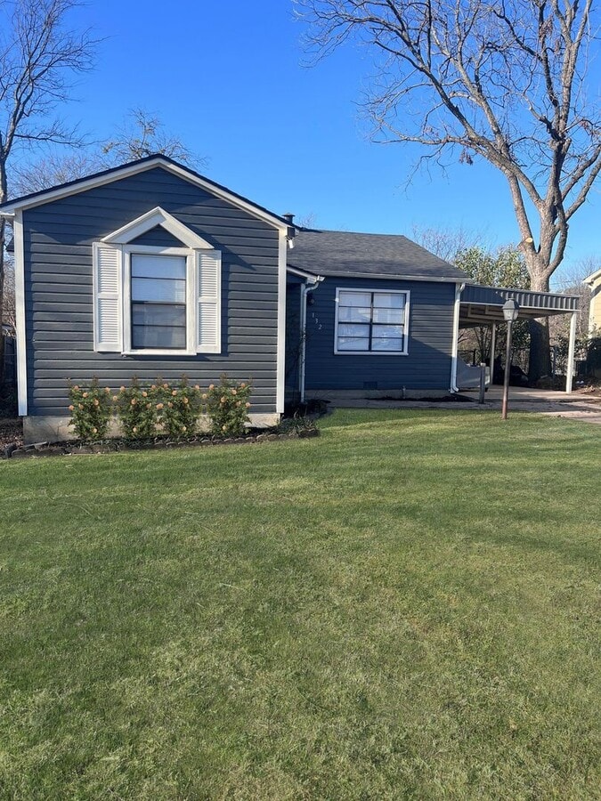 3 Bedroom Charmer in the Heart of Burleson – Walk to Downtown! - 3 Bedroom Charmer in the Heart of Burleson – Walk to Downtown!