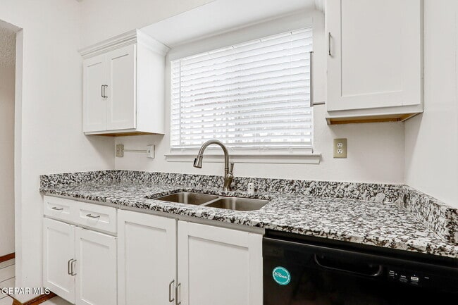 Photo - 10914 Pelhem Rd