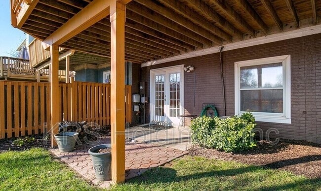 Photo - 5327 Lake Cove Ct