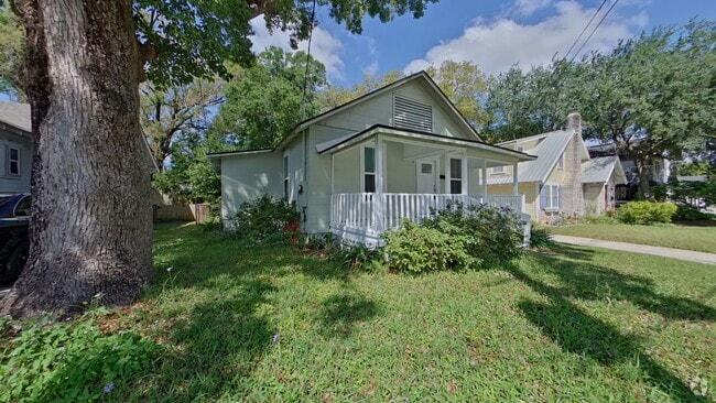 Building Photo - Beautiful 2 Bedroom Home in San Marco read...