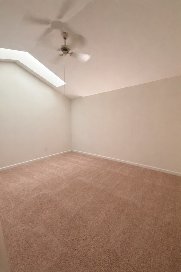 Photo - 31 Railroad St Unidad Apartment 5