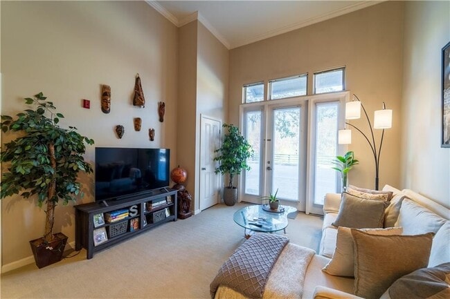 Photo - 1000 Providence Pl