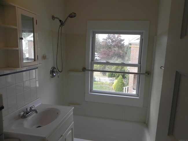 Photo - 186 Grasmere Ave Unidad 2