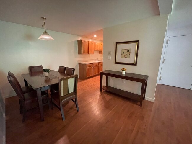Photo - 8 Post Oak Ln Unit Bright and sunny 2 bedroom 2 bath