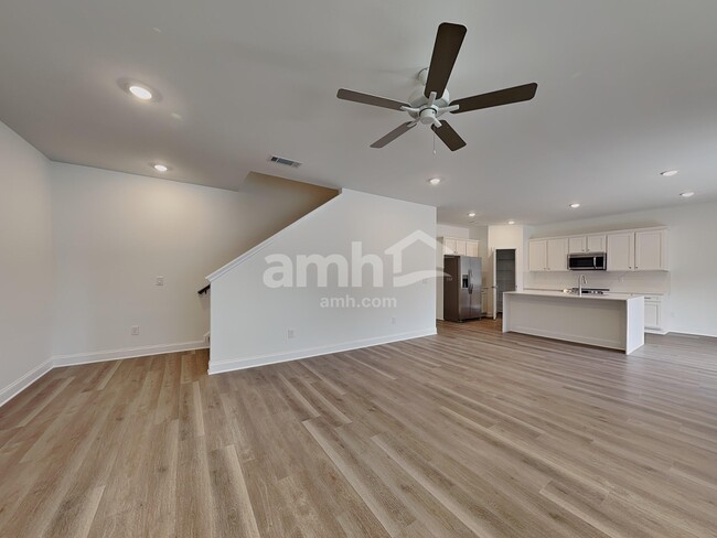 Photo - 511 Hickory Pointe Rd