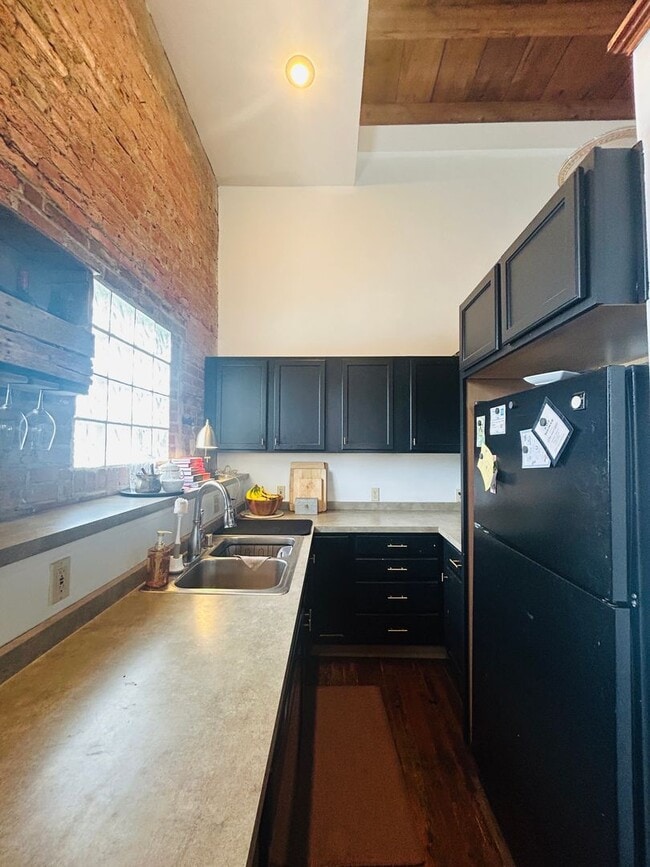 Photo - Madison Ave. Loft Unidad Suite 300