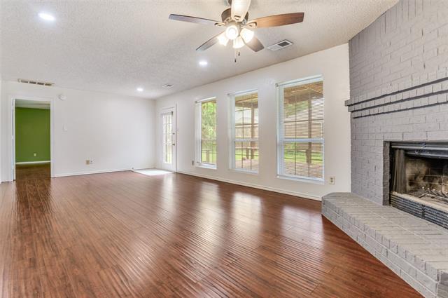 Photo - 528 Lester St