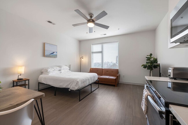 Photo - 633 E Main St Unidad ID1031622P