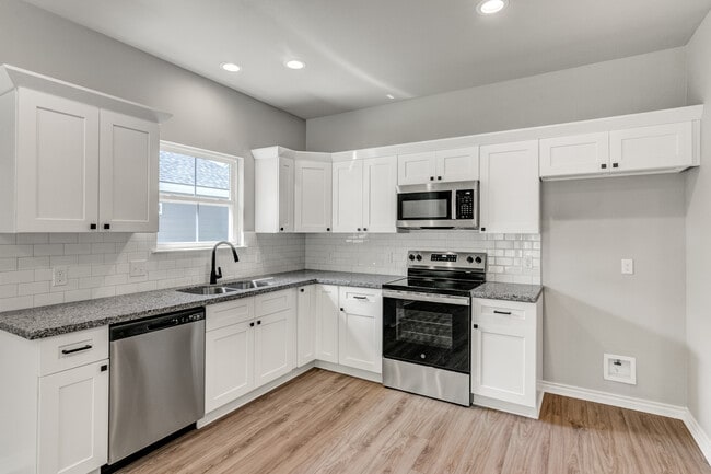 Photo - 9846 Golden Ln