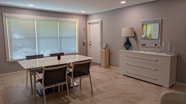 Photo - 1024 S Oakridge Cir