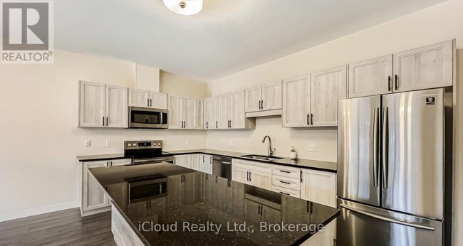 Photo - 28 Grey Fox Ln