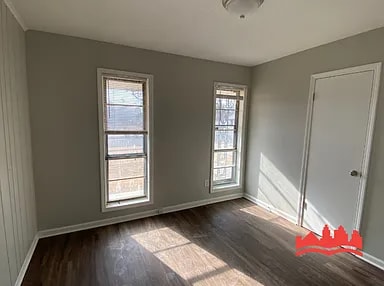 Photo - 874 Castlewood Ave