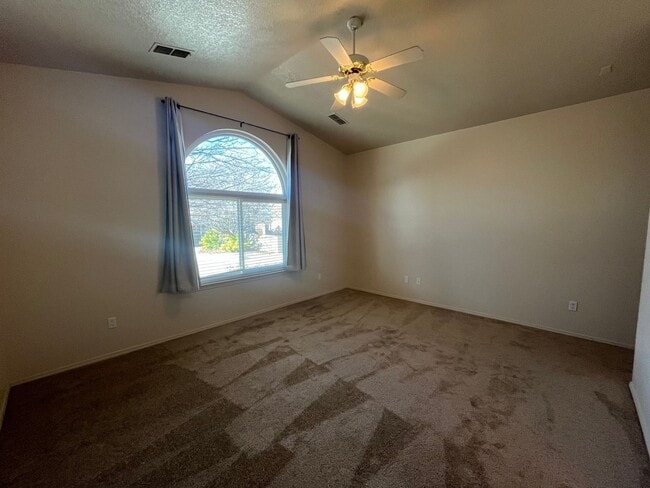 Photo - Spacious 3 Bedroom 2 Bathroom Home In The NE!
