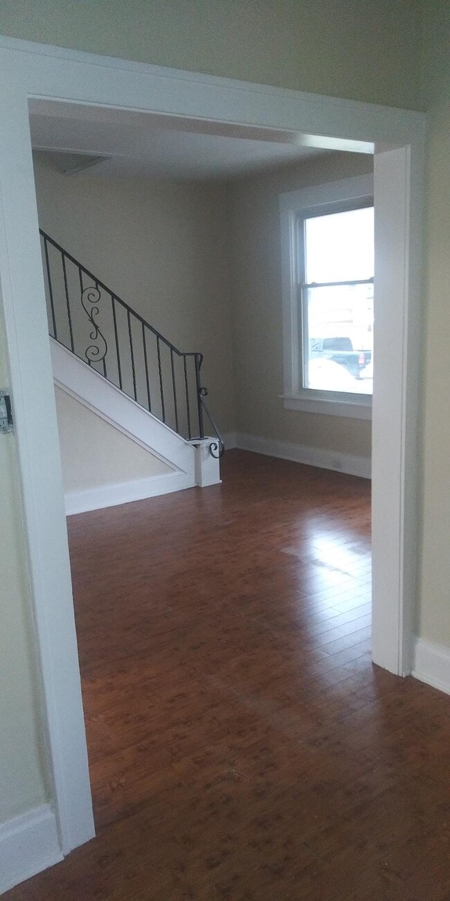 Photo - 465 S Harris Ave