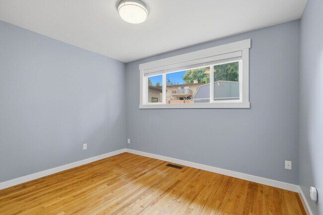 Photo - 16015 SE 9th St