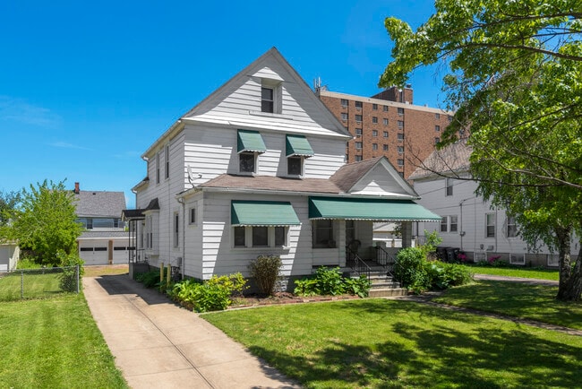 Photo - 1631 Lakewood Ave Townhome