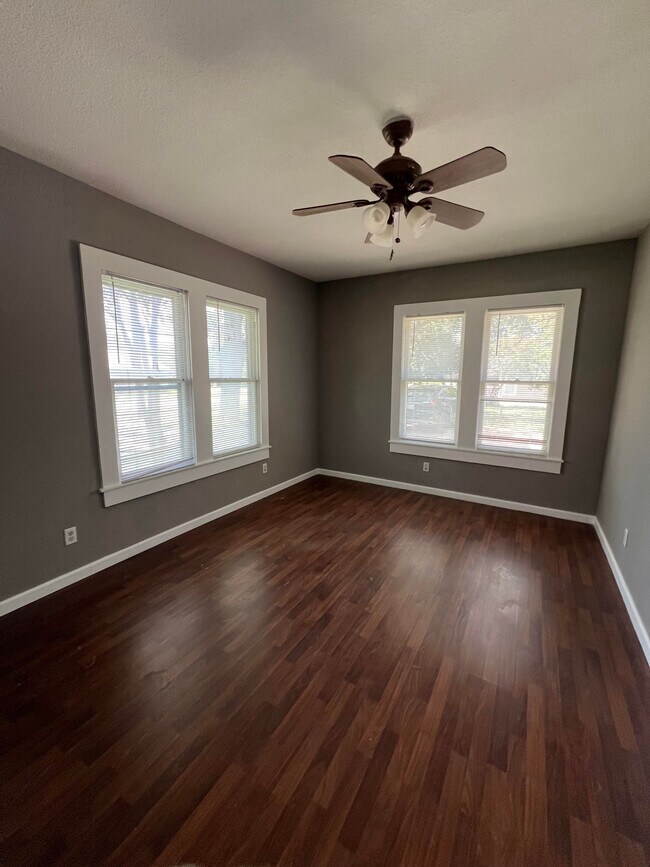 Photo - 3100 RR 1869 Unit A