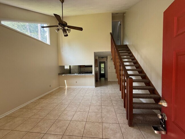Photo - 285 Whetherbine Way E