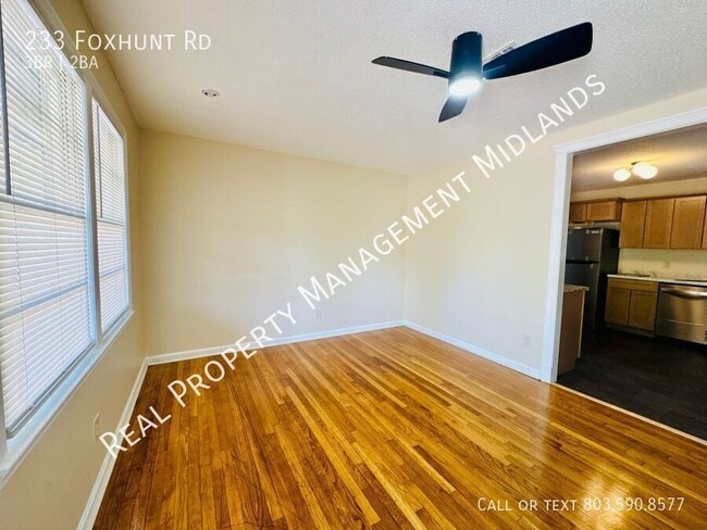 Photo - 233 Foxhunt Rd
