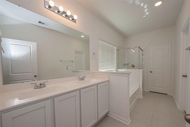 Building Photo - 22226 Cortona Gln Dr