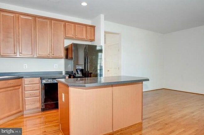 Photo - 8038 Samuel Wallis St