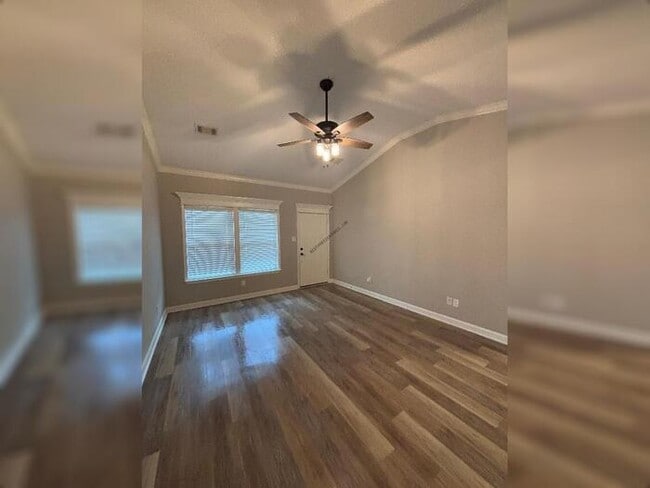 Photo - 32 Woodhaven Dr