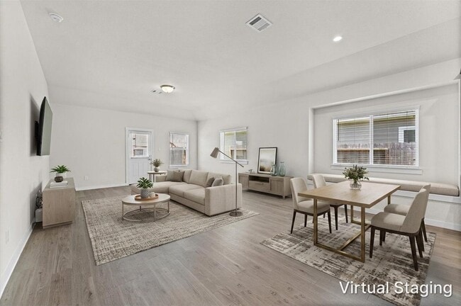 Photo - 21409 Mary Myrtle St