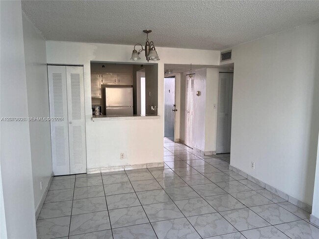 Photo - 546 SW 1st St Unit 611