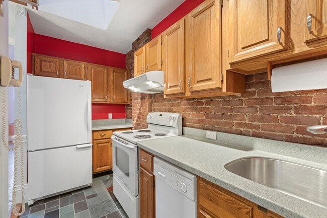 Building Photo - 437 Marlborough St Unit 12