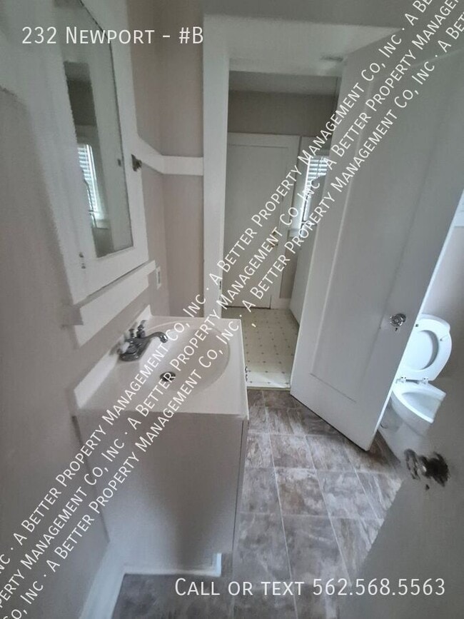 Photo - 232 Newport-#B Unidad #B