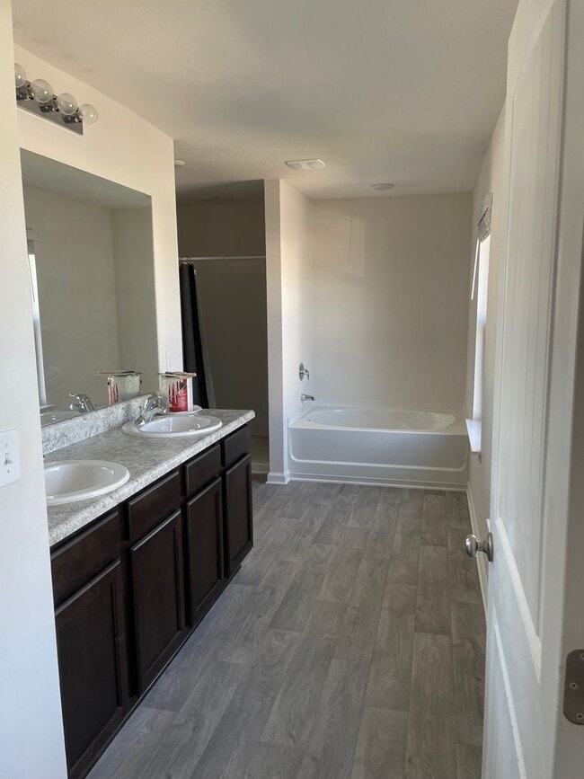 Photo - 4 bedroom 2 bath