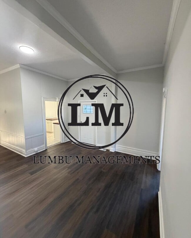 Photo - 414 E Morehead St