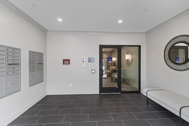 Photo - 65 Pointe Pl Unit 104
