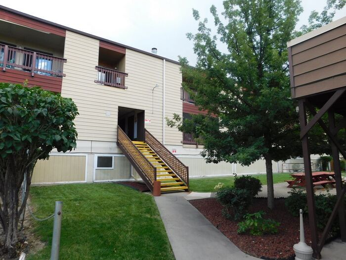 Charming 2-Bed Condo Near CMU & St. Mary’s... - Charming 2-Bed Condo Near CMU & St. Mary’s...