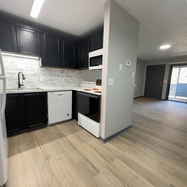 Photo - 1121 N 28th St Apartamento Unidad 8
