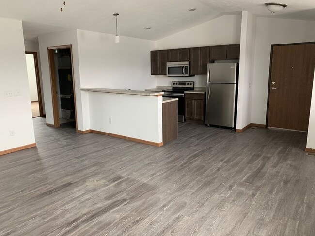 Photo - Welcome to Lipton Apartments – Your New Ho... Unit 100-07