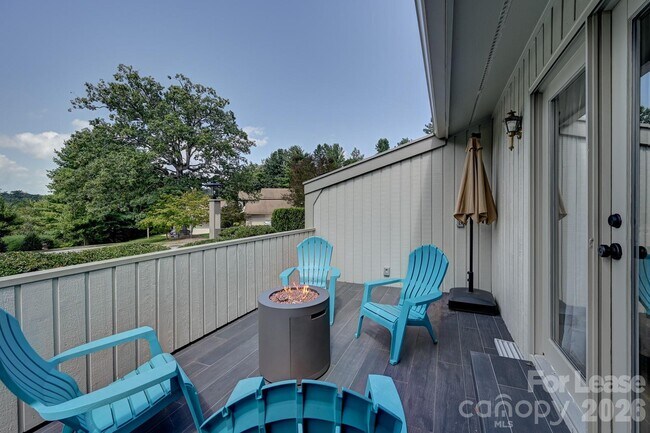 Photo - 108 Cloverleaf Ln