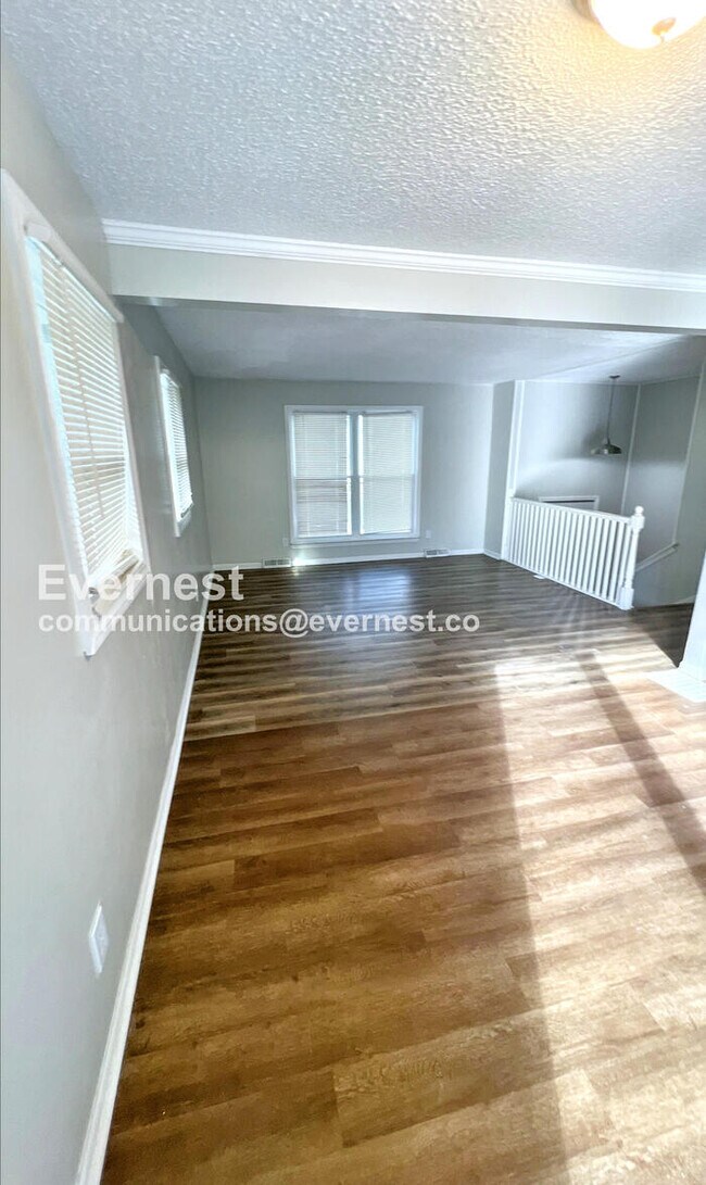 Photo - 1303 Michele Dr