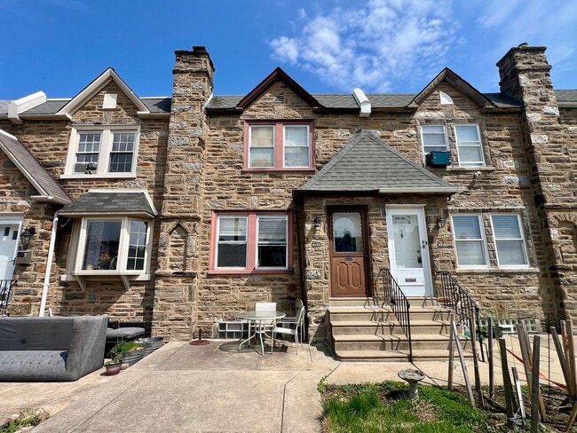 Building Photo - 3333 Chippendale St Unit 1