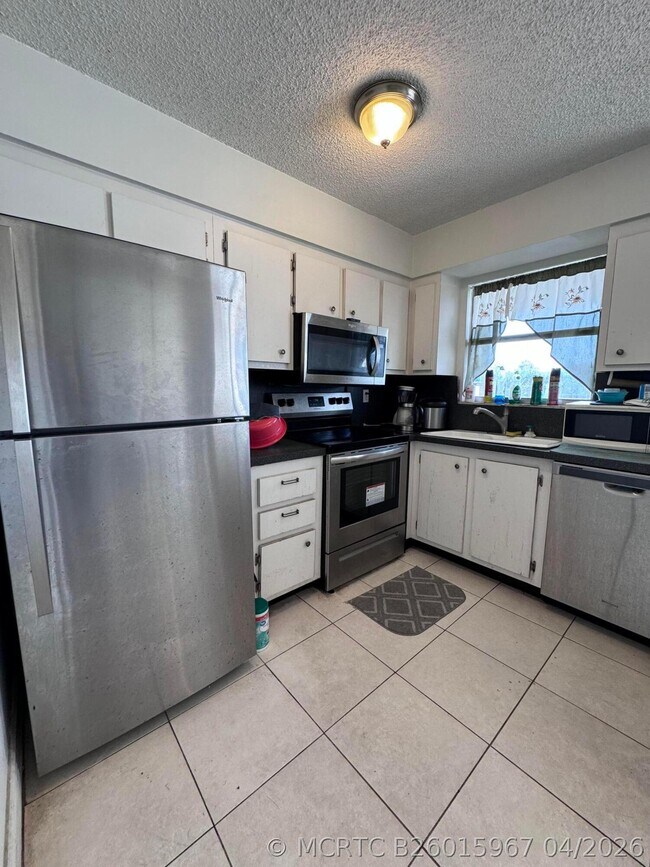 Photo - 1100 SE 4th Ave Unit 35